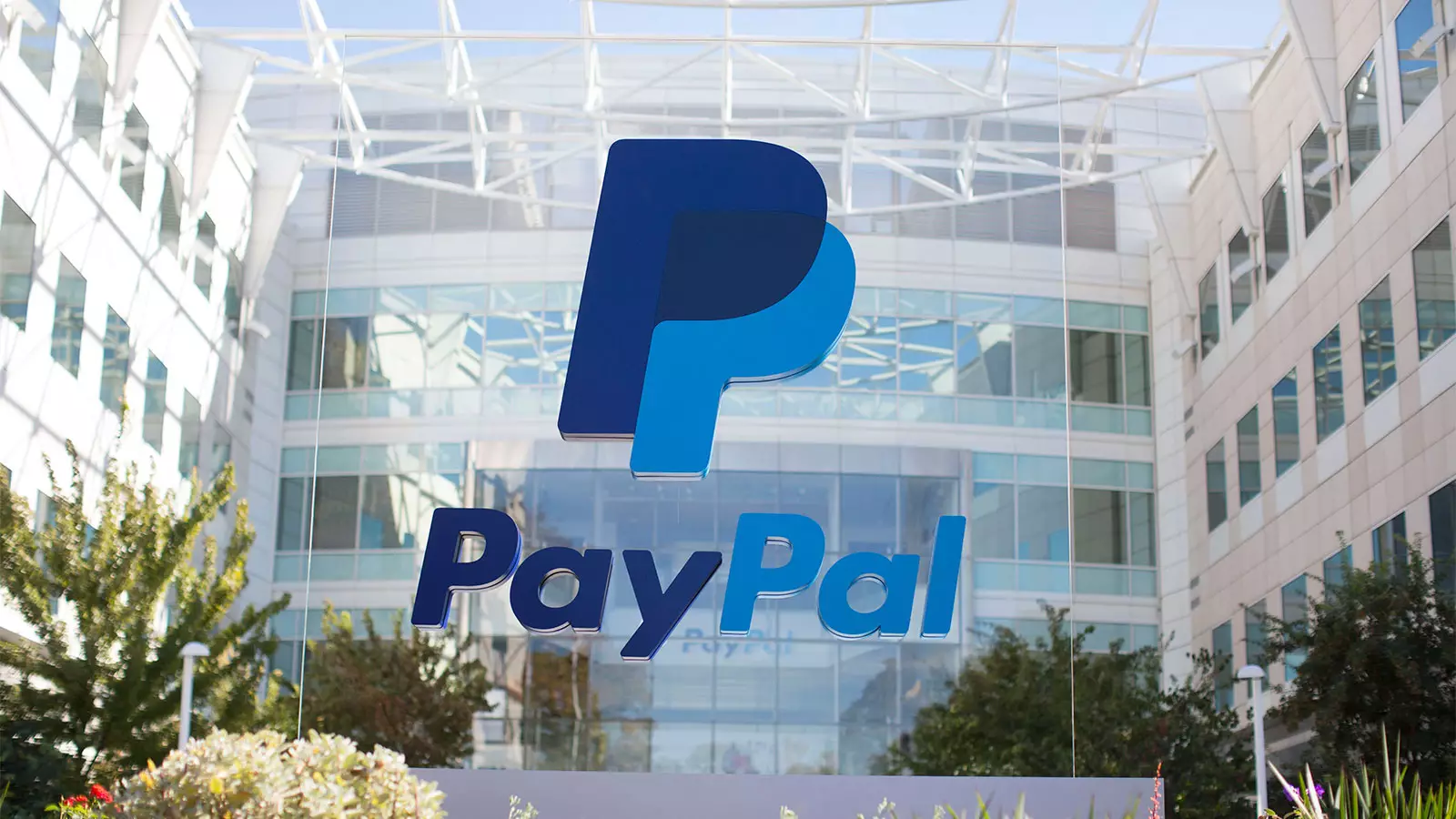 PayPal and Paxos Launch PYUSD Stablecoin Raises Concerns Over User Asset Freezing