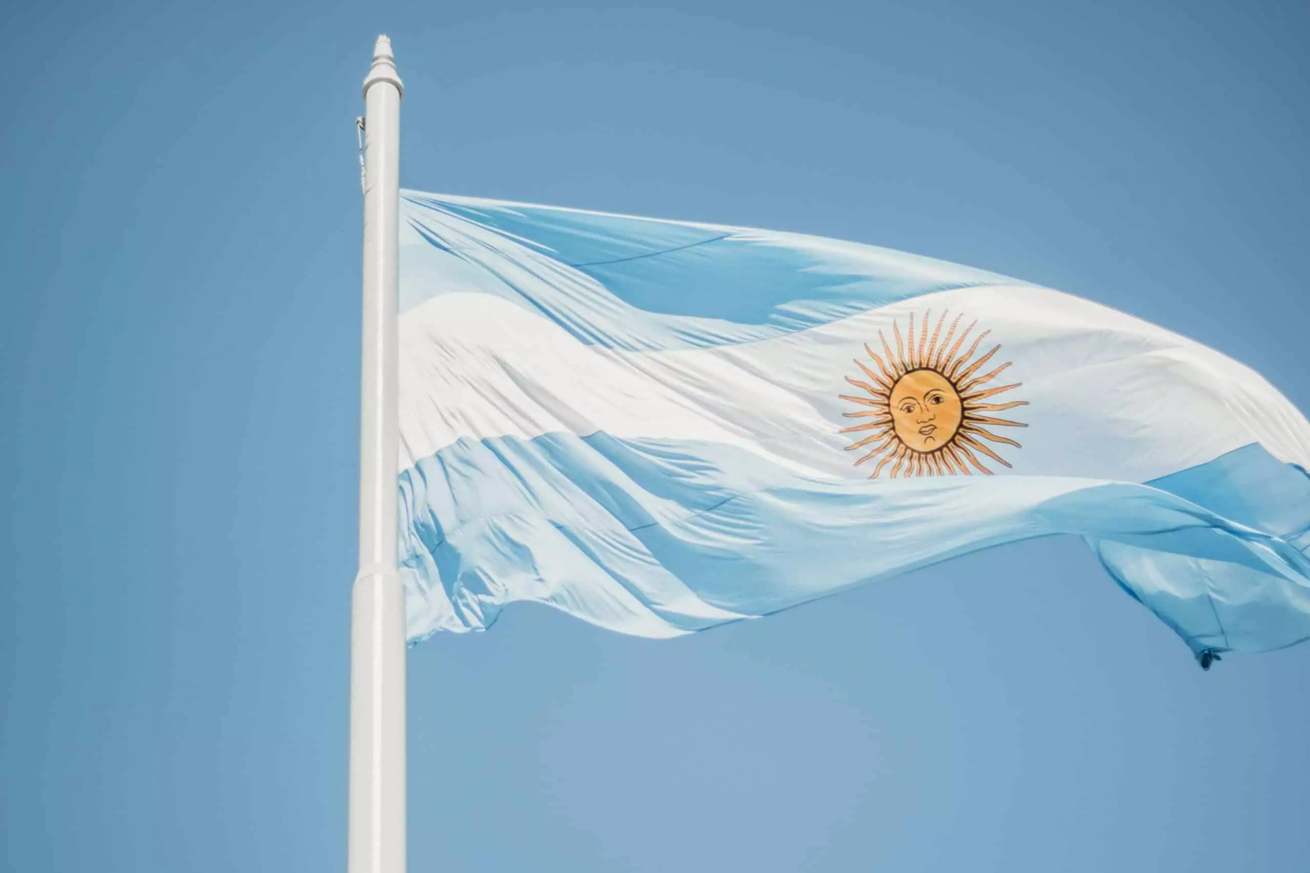 Argentina Ratifies Crypto-Friendly Contracts: A Boost for the Economy?